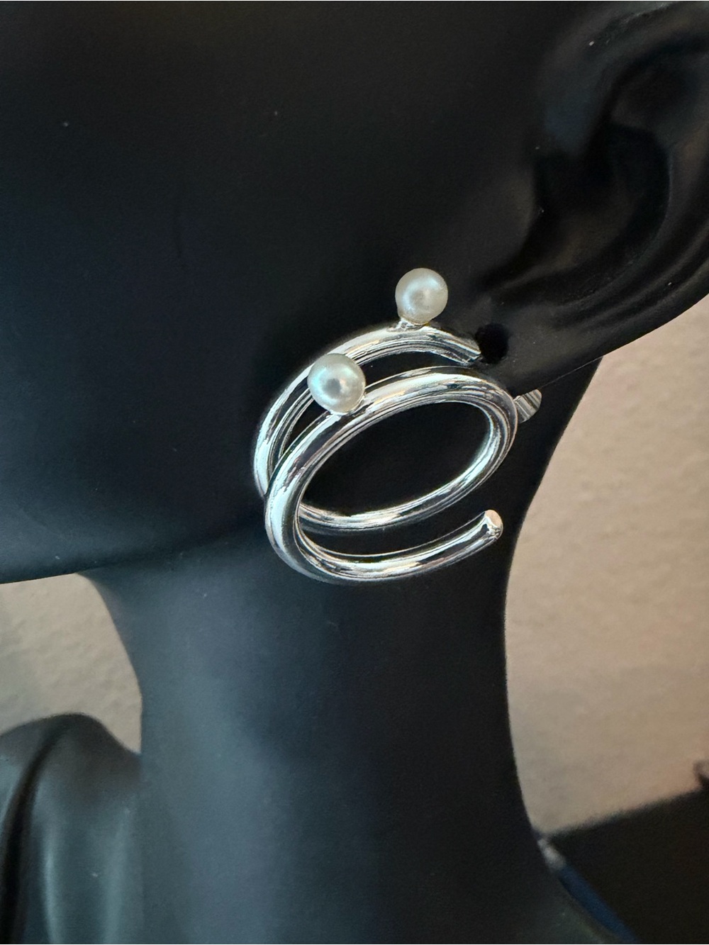 NWOT Jenny Bird Silver Hoop Earrings with Pearl Accents - Picture 9 of 9